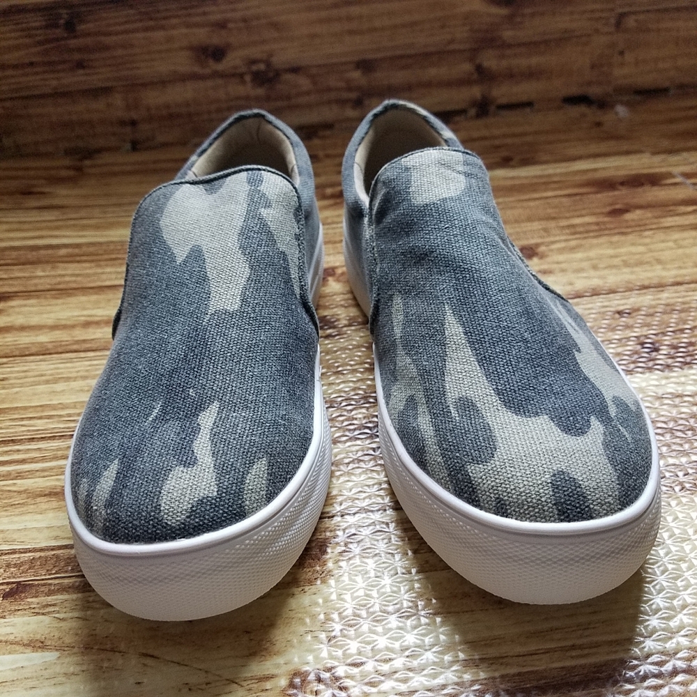 Very G Cruz Camo Slip On Sneakers Women's Size 9 NWT Gypsy Jazz - Picture 7 of 13